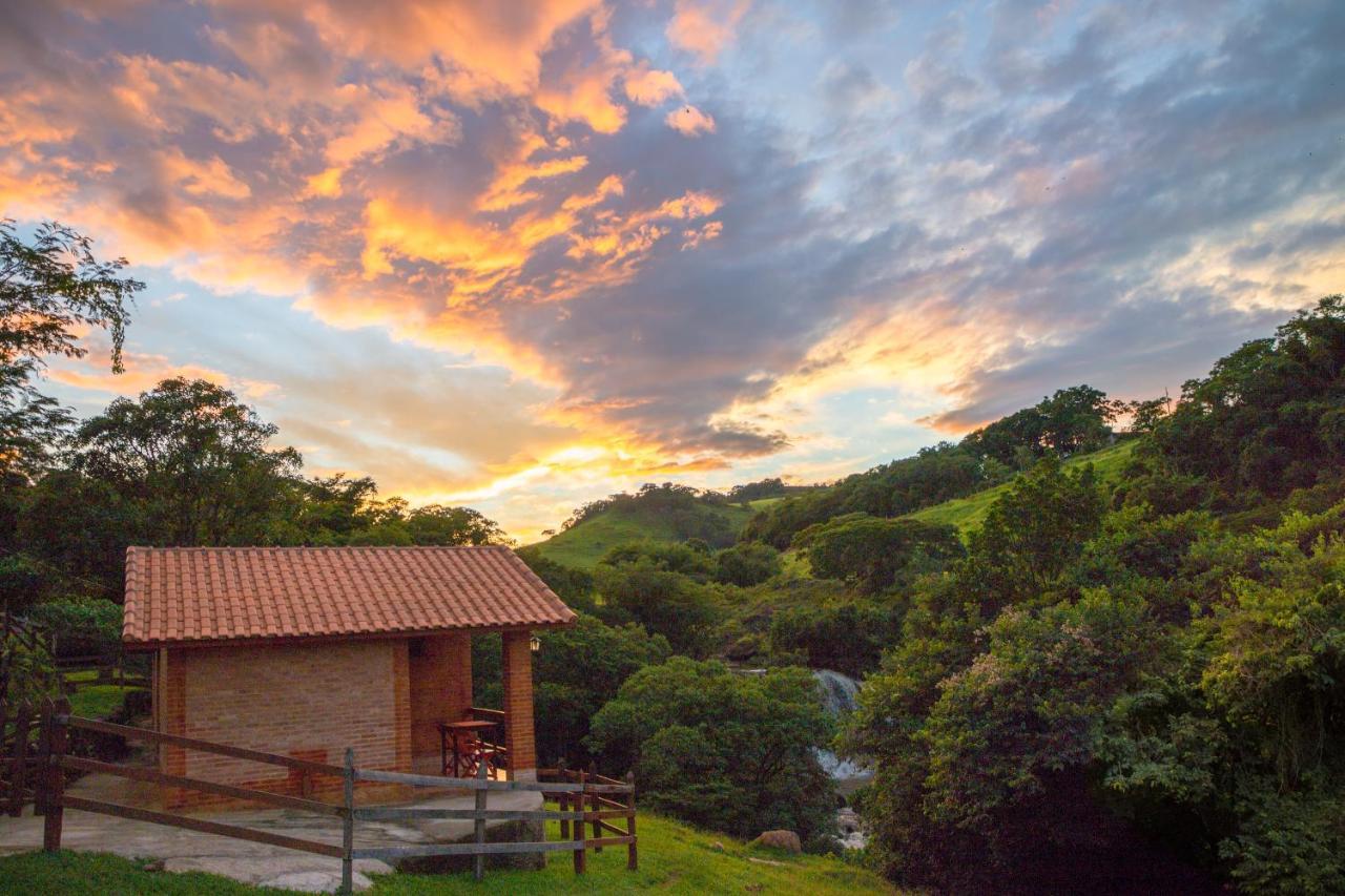 Chales Pedacim Du Ceu Bueno Brandão Exteriér fotografie