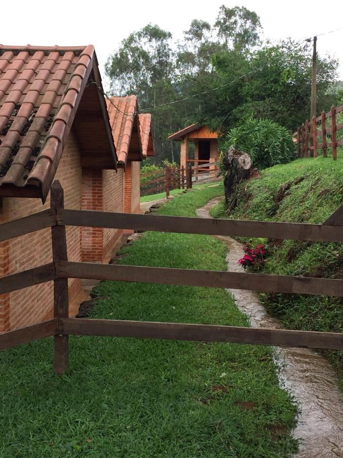 Chales Pedacim Du Ceu Bueno Brandão Exteriér fotografie